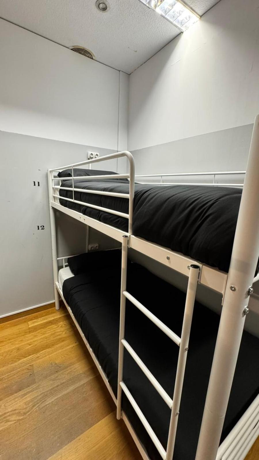 Hostel Puerta Del Angel Мадрид Екстер'єр фото