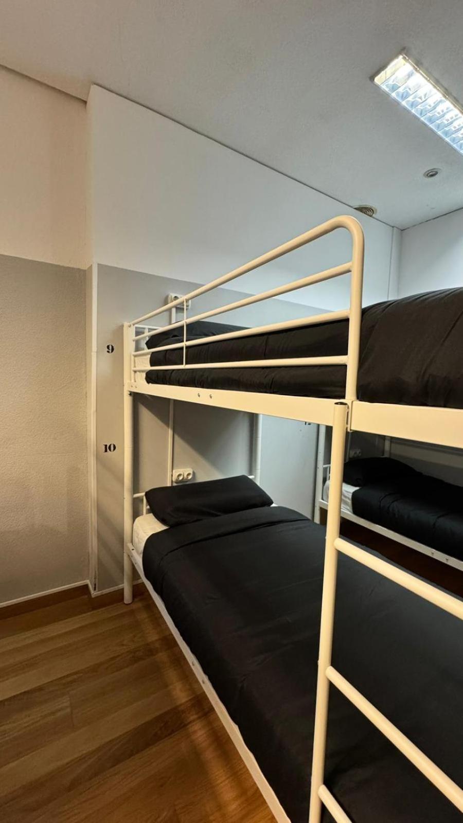 Hostel Puerta Del Angel Мадрид Екстер'єр фото