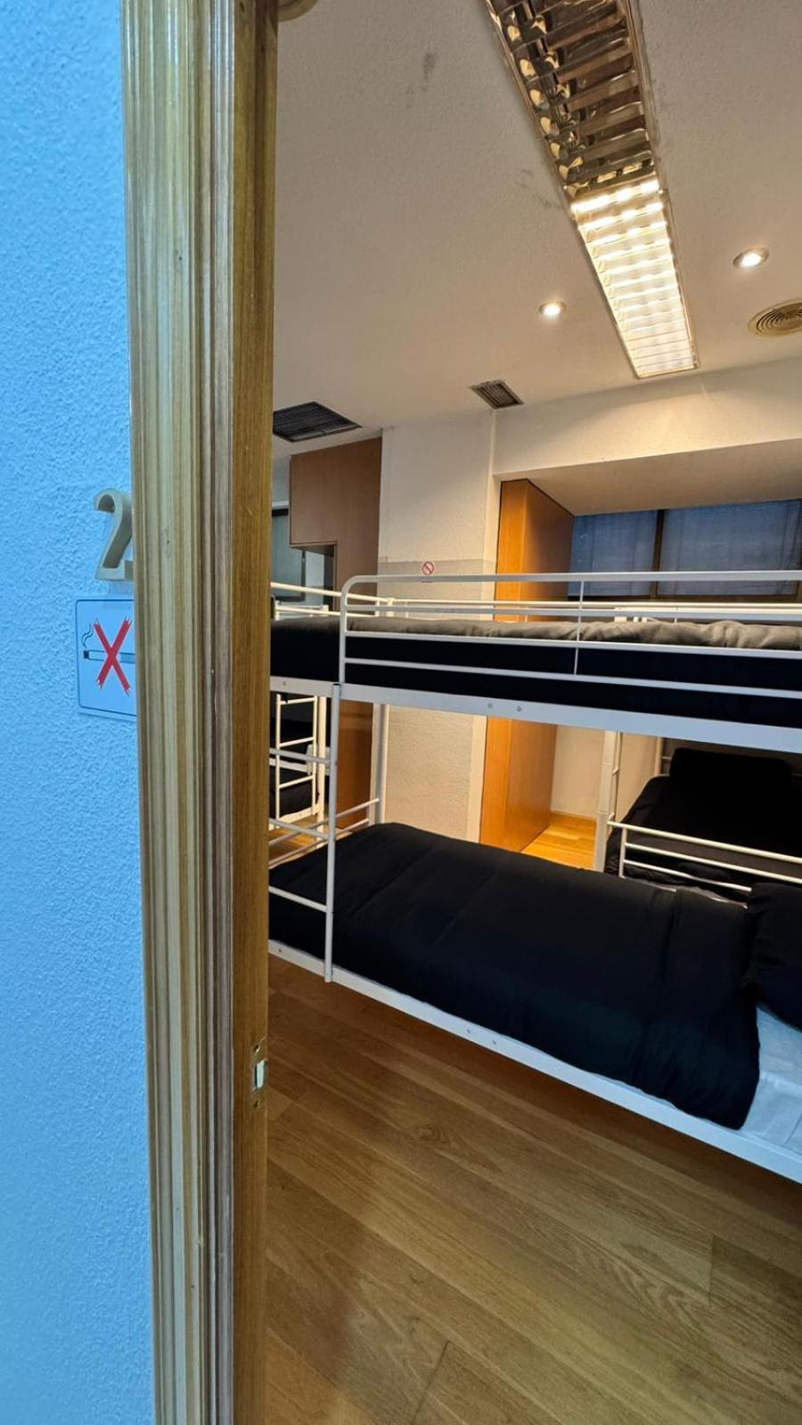 Hostel Puerta Del Angel Мадрид Екстер'єр фото