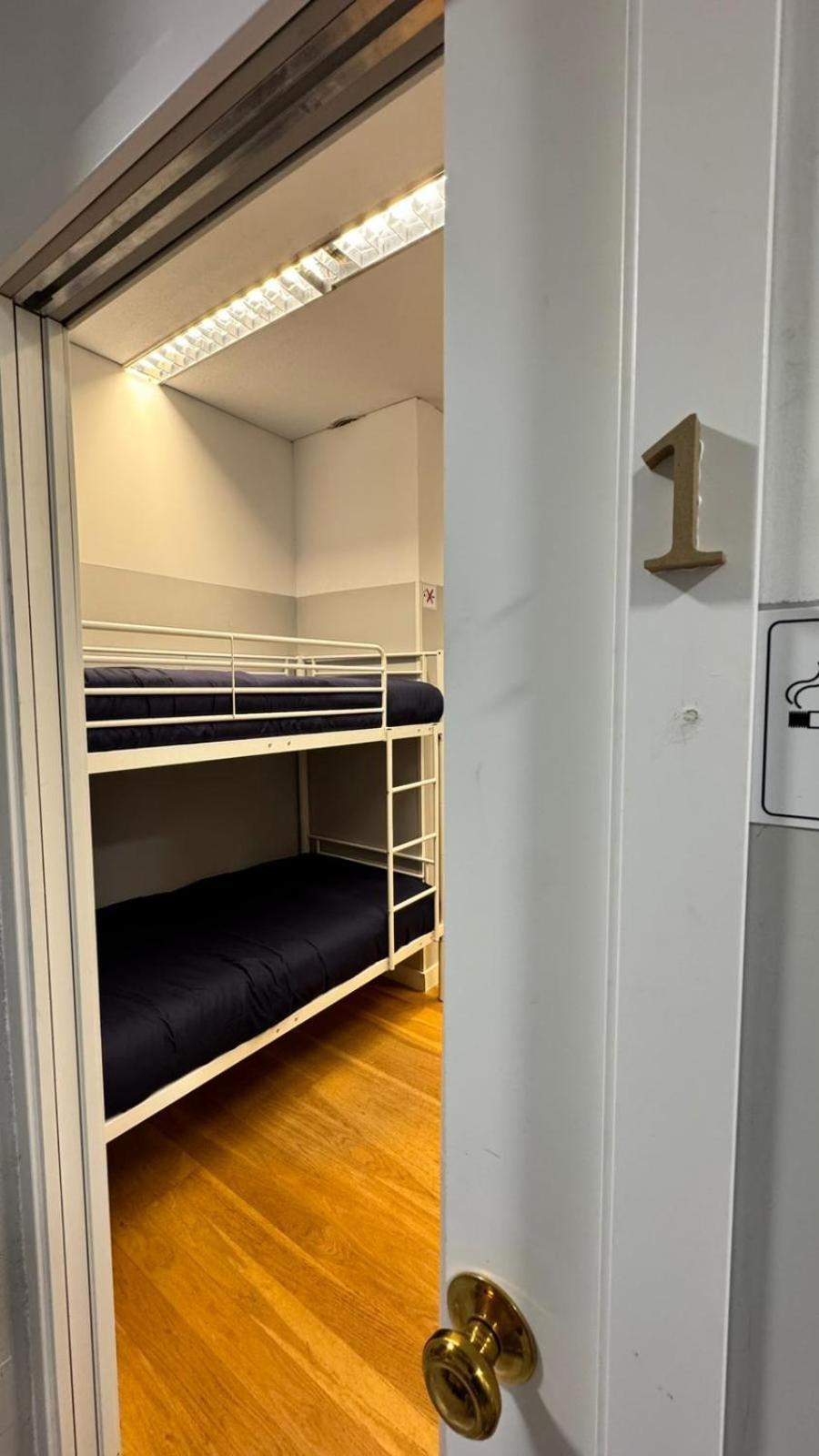 Hostel Puerta Del Angel Мадрид Екстер'єр фото