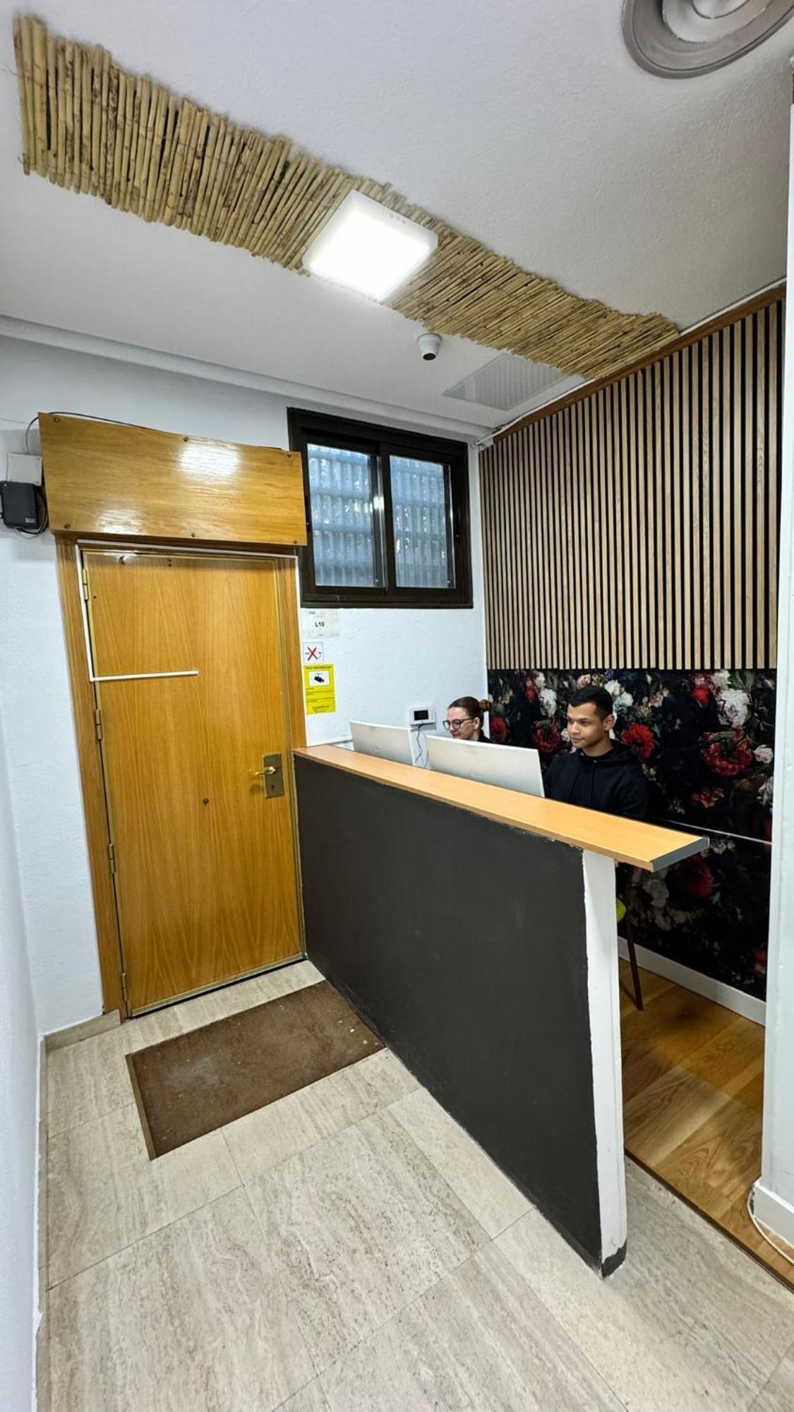 Hostel Puerta Del Angel Мадрид Екстер'єр фото
